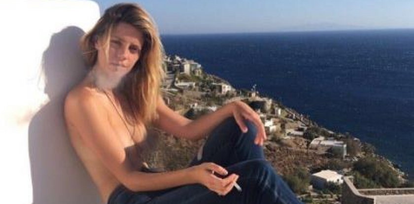 Aktorka topless na wakacjach w Grecji