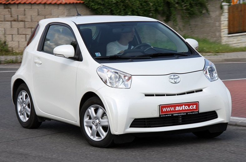 Test: Toyota iQ 1,0 (50 kW) – Má pod čepicí