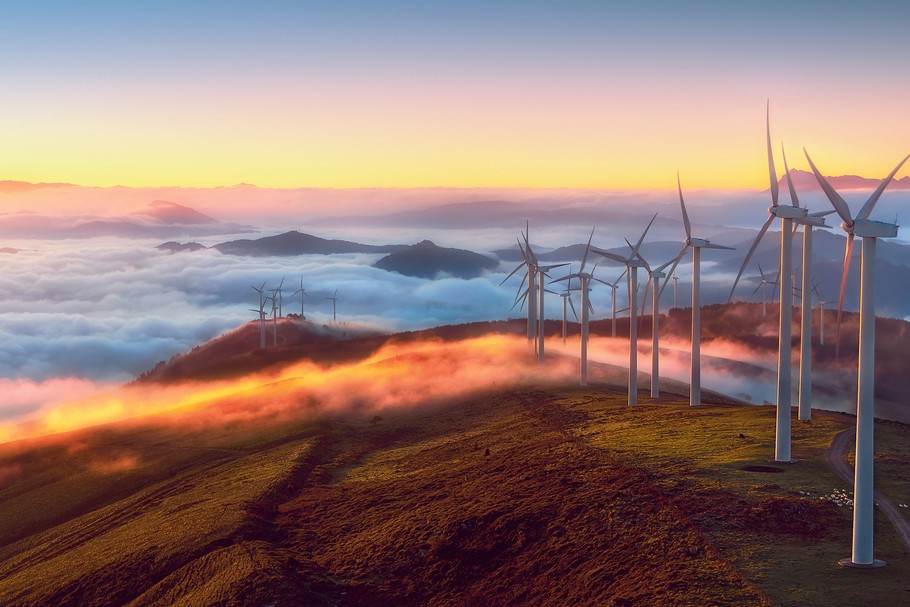 Odnawialne źródła energii coraz więcej ważą w polskiej energetyce. Ale ich rozwój nie jest łatwy. Często zmieniają się regulacje, silne jest również lobby węglowe.