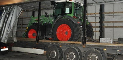 Ukradli traktor w Niemczech i upchnęli w tirze