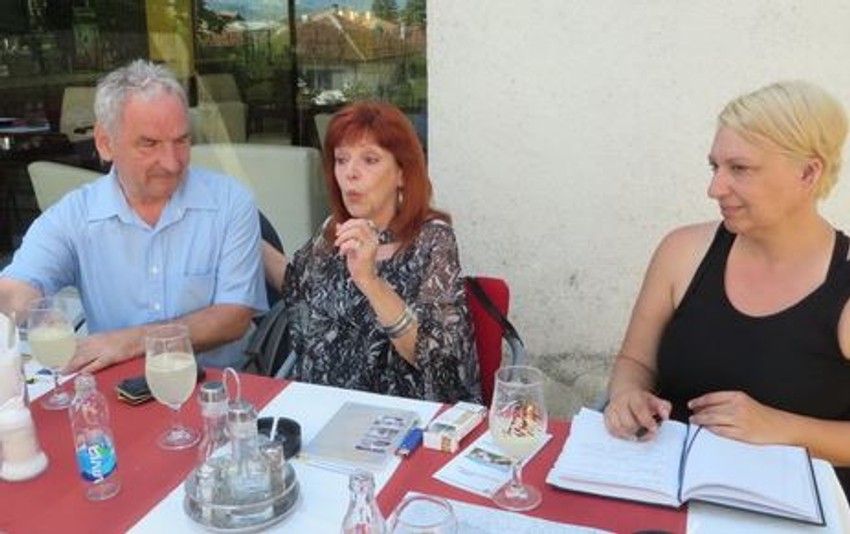 Helena Božić Kingli (u sredini)