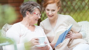 Sanatoria, hotele i usługi taniej po 60. roku życia. Co daje Karta Seniora?