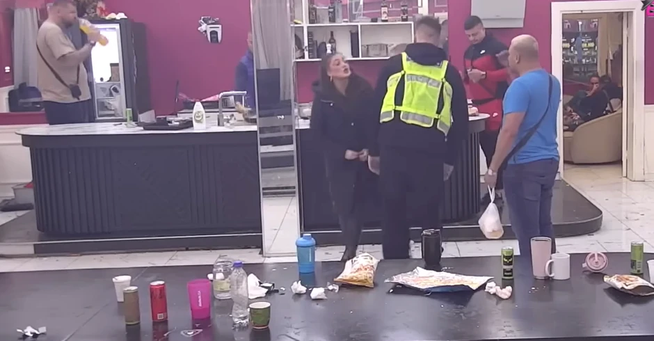 Bora Santana urla na Anastasiju: Ti si mi pričala šta su ti drugari radili sa majkom dok je tata bio u bolnici