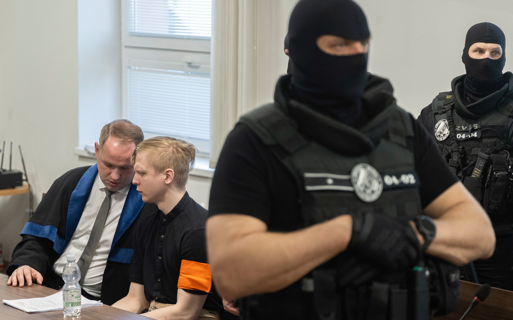 Obžalovaný Samuel v súdnej sieni počas pojednávania vo veci útoku nožom na gymnáziu v Spišskej Starej Vsi na Špecializovanom trestnom súde v Pezinku. 