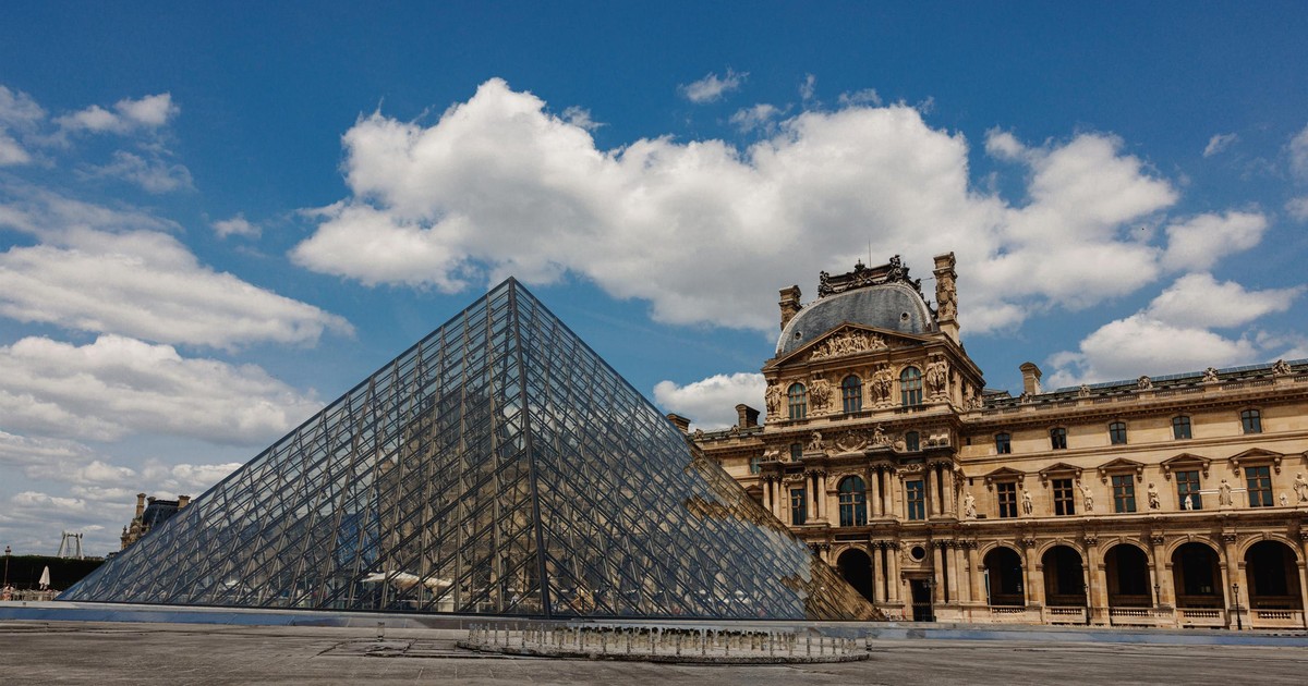 Wszystkie muzea świata to robią. Niemal każdy turysta wierzy, że dzięki temu zostanie VIP-em