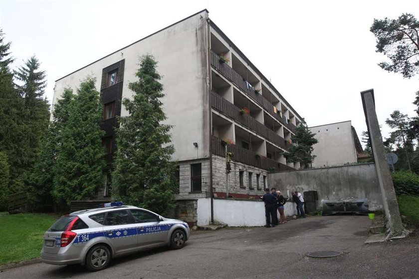 Dramat na koloniach. 12-latek wyleciał przez balkon