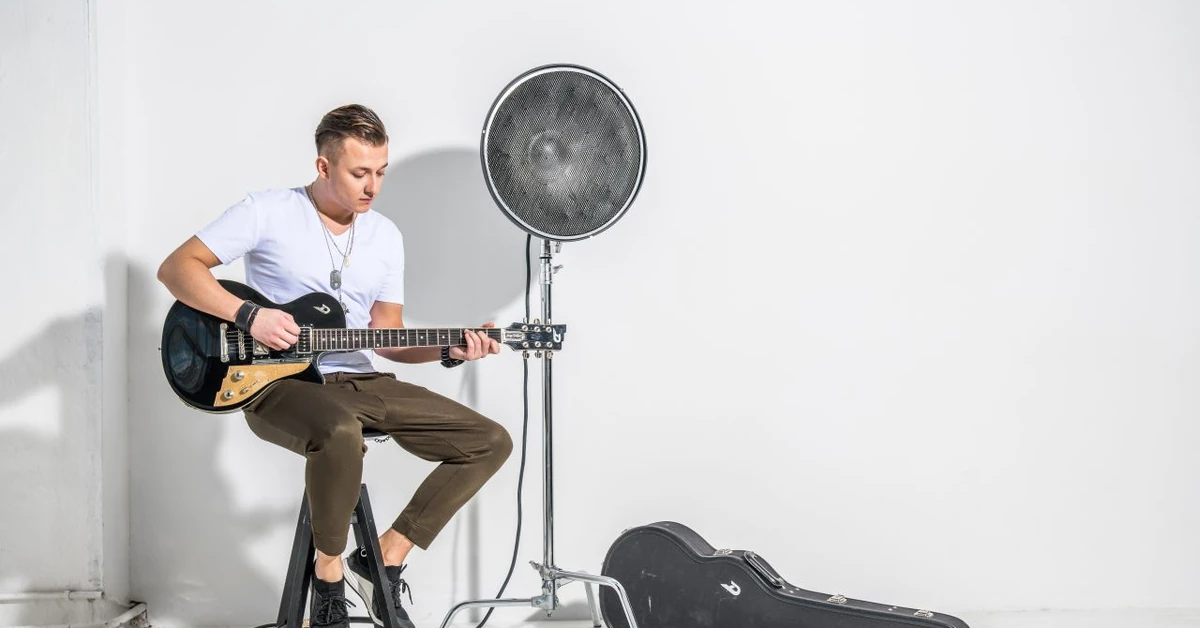 Paweł Tur i Marek Kościkiewicz połączyli siły. Ich muzyczny hit podbija sieć [WIDEO]