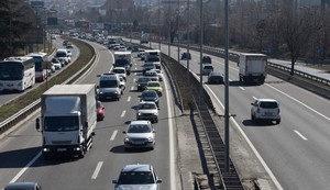 Prvi junski vikend donosi pojačan saobraćaj: Putevi ka izletištima i biće krcati