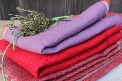 Jak dbać o lniane ubrania, czy obrusy? Niezawodne sposoby, by służyły przez lata