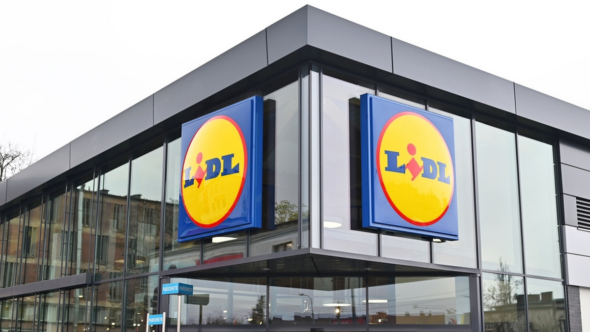 Lidl sprzedaje "brzydkie" warzywa w bardzo korzystnych cenach