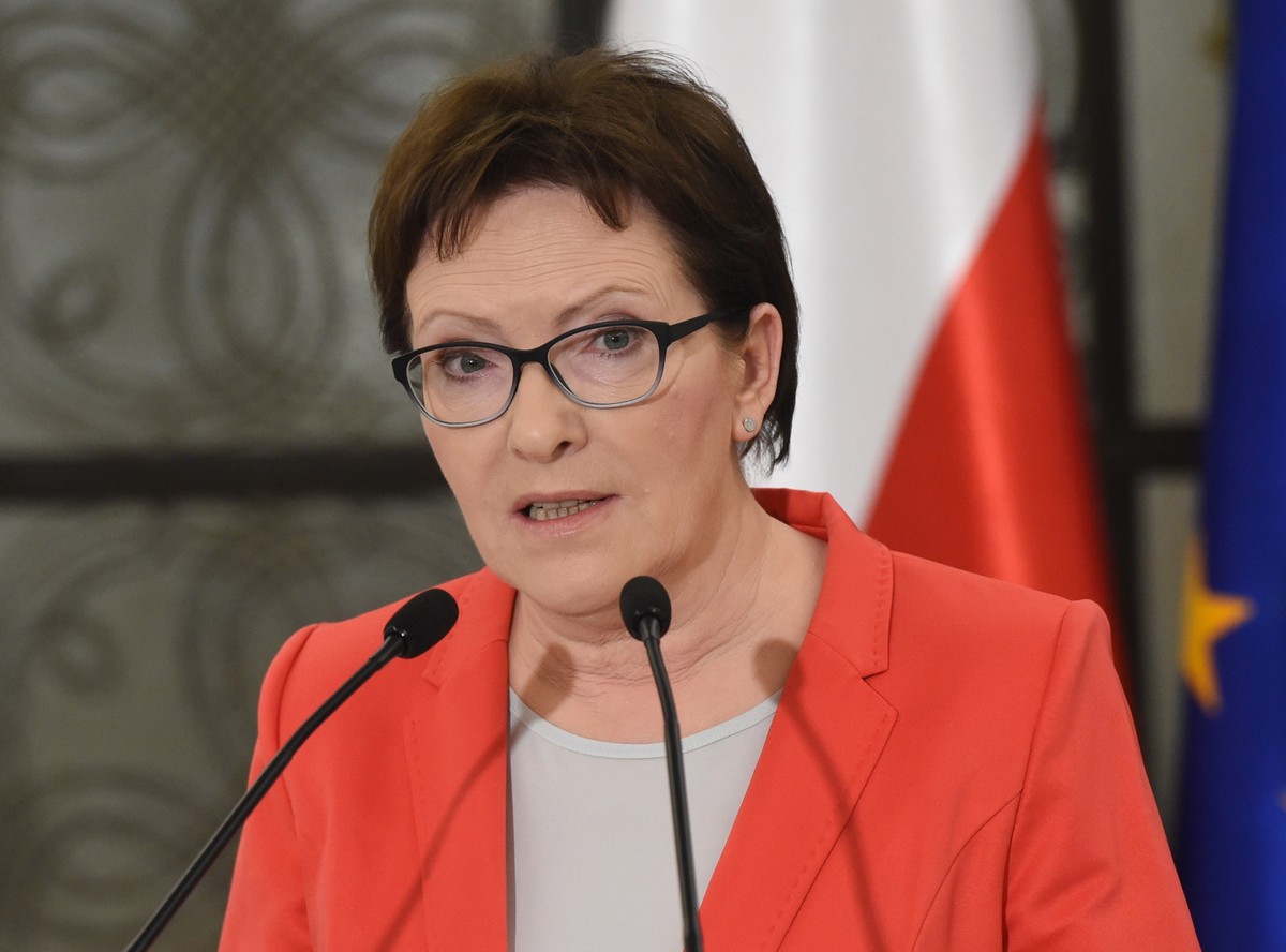 Premier Ewa Kopacz podczas konferencji prasowej po posiedzeniu zarządu krajowego Platformy Obywatelskiej, PAP/Radek Pietruszka