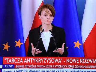 Minister rozwoju Jadwiga Emilewicz w trakcie konferencji w KPRM