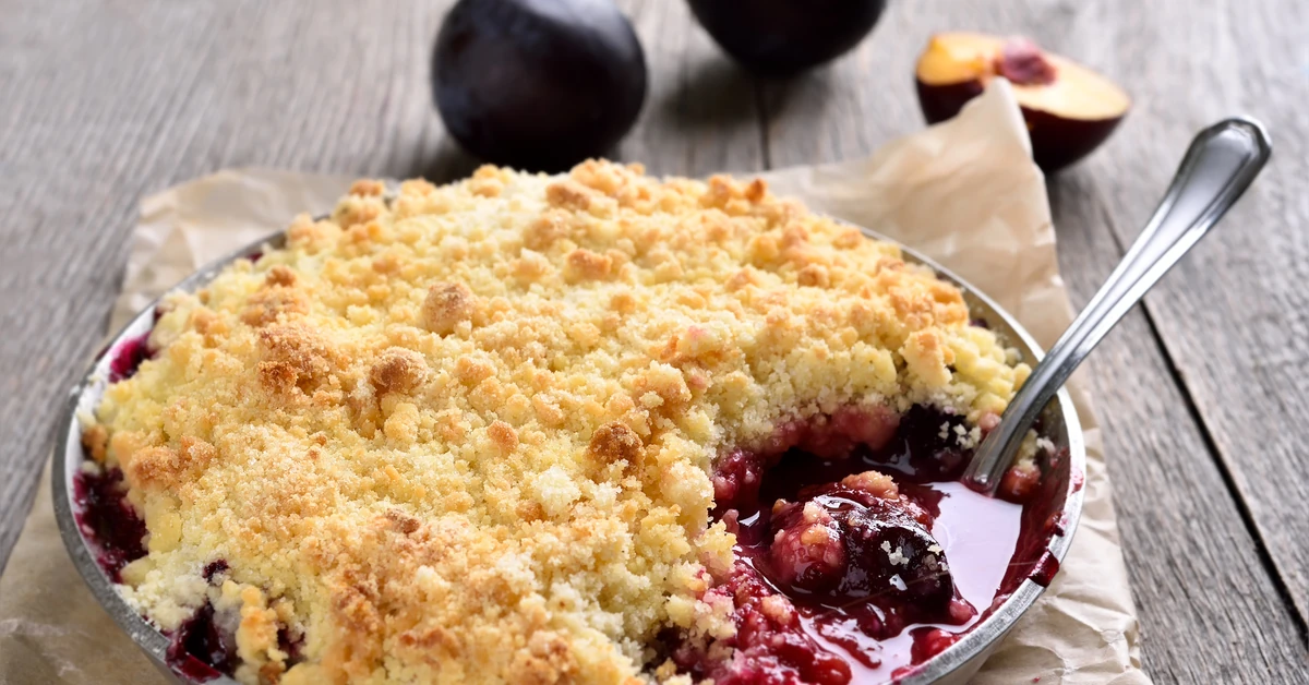 Obłędnie pyszne śliwki pod kruszonką. Ten deser skradnie wasze serca