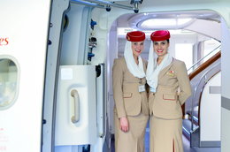 Linie lotnicze Emirates szukają 3 tys. stewardes. Oto na jakie zarobki mogą liczyć w Dubaju
