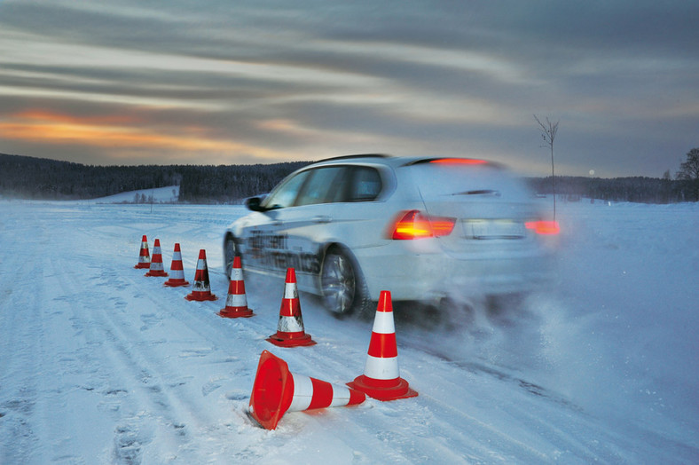 Test opon zimowych 225/45 R17: na czym bezpiecznie przejechać przez zimę?