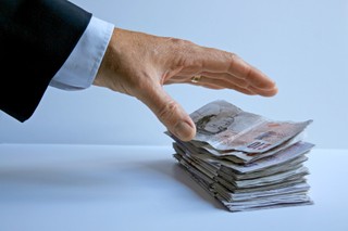 Chcesz kredyt na dom - ujawnij, ile wydajesz na trunki