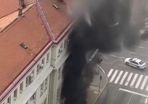 Gori automobil kod Beograđanke