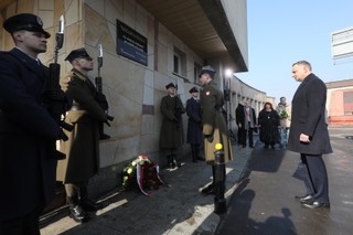 Niemiecki dziennik pisze o 'odmiennych postawach' Dudy i Morawieckiego wobec Marca'68
