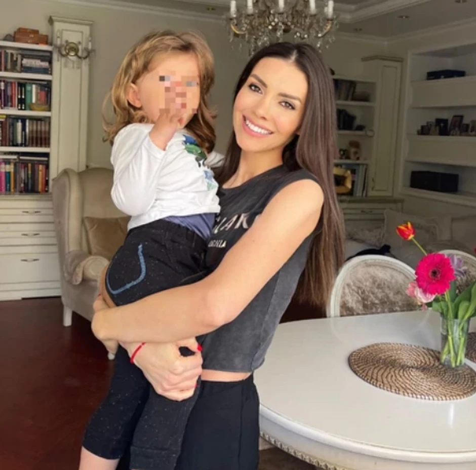 Jelena Simić sa sinom