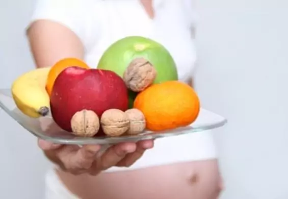 Jakie witaminy w ciąży należy dostarczać sobie i dziecku?