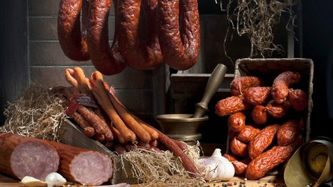 Na kilka dni przed głosowaniem rady wierzycieli ZM Henryka Kani w przestrzeni publicznej pojawiła się oferta przejęcia majątku Zakładów przez firmę Tarczyński. Oferta ta trafiła jednak pod zły adres. Otwartym pozostaje pytanie, czy działanie to nie miało przypadkiem jakiegoś drugiego dna?