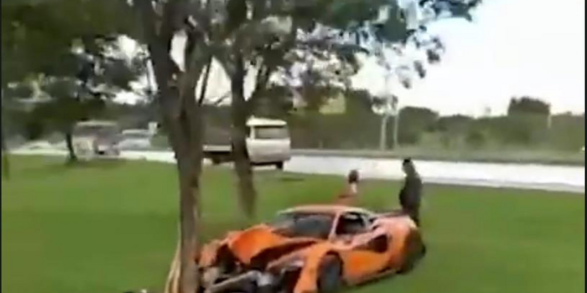 Brazylijski piłkarz rozbił samochód McLaren wart 2,5 mln zł.