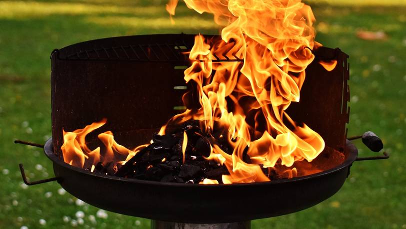 Holzkohlegrill und Kugelgrill für Camping, Balkon und Co.