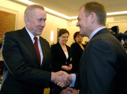 Tusk o Czumie: On musi być bez zarzutów