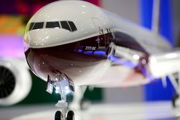 Boeing właśnie wydał miliard dolarów na tę ogromną fabrykę