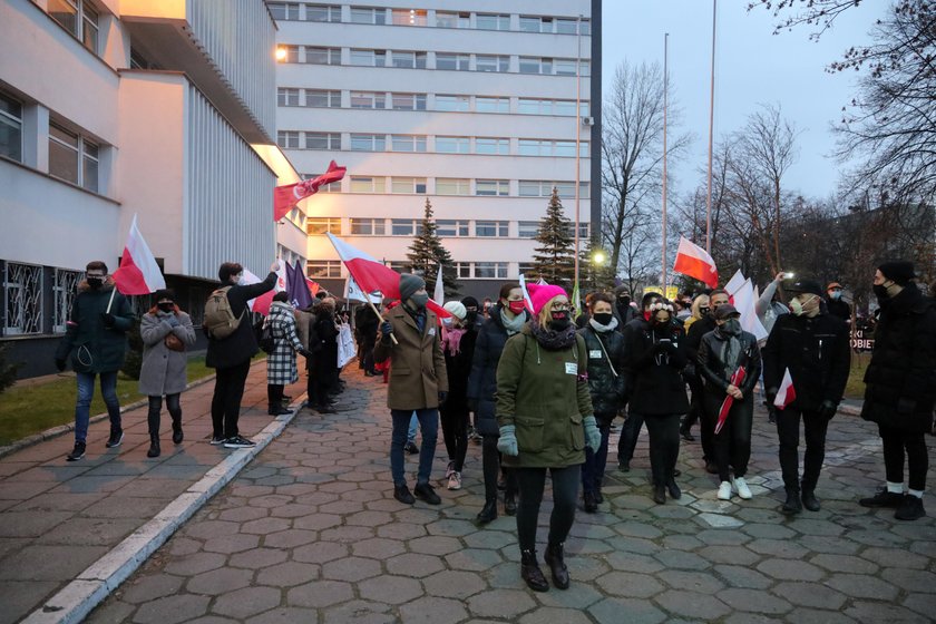  Strajk Kobiet w Łodzi. Manifestujący przyszli pod komendę