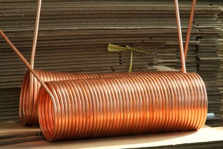 Miedź w Londynie traci aż 1,5 proc. - Trump przystąpił do eskalacji wojny z Chinami