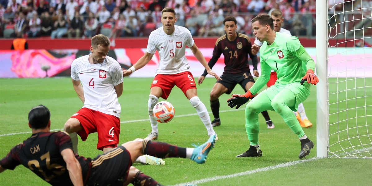 Szczęsny dokonywał cudów w polskiej bramce. 