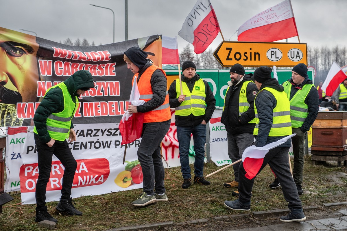 Protest rolników przed polsko-ukraińskim przejściem granicznym w Dorohusku