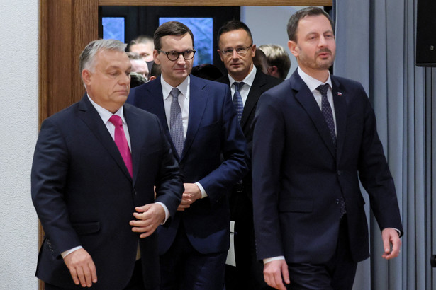 Premier Polski Mateusz Morawiecki, premier Węgier Viktor Orban i premier Słowacji Eduard Heger
