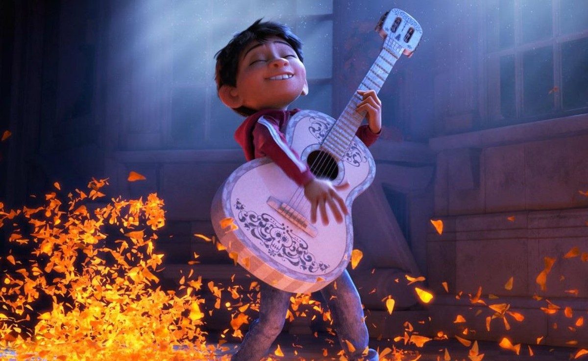 Kiedy Trump chce stawiać mury na granicy z Meksykiem, "Coco" mury burzy. Bądź mądry. Bądź jak "Coco" [RECENZJA]
