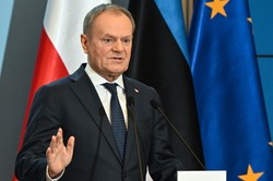 Tusk: Idiotyczne ataki z farbą lub gaśnicą będą traktowane z całą surowością prawa
