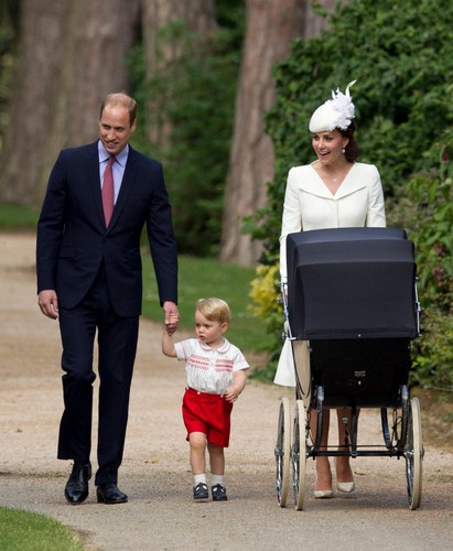 Księżę William i księżna Kate z dziećmi