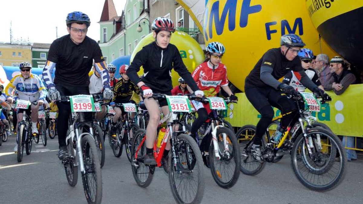 Już dzisiaj w Krakowie odbędzie się druga edycja Skandia Maraton Lang Team 2011. Kraków po raz pierwszy znalazł się na mapie Skandia Maraton Lang Team, jednak jest od wielu lat związany z kolarstwem na najwyższym poziomie. Teraz mieszkańcy Krakowa i nie tylko, będą mogli wziąć udział w najlepszej imprezie rowerowej w Polsce.