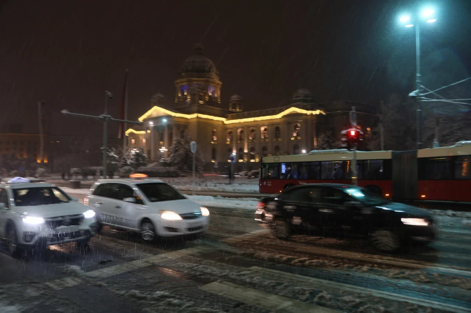 Trg Nikole Pašića otvoren za saobraćaj