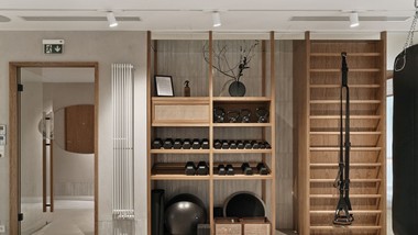 małżonek przekazuje w darowiźnie swoją część mieszkania. a co z pit pr