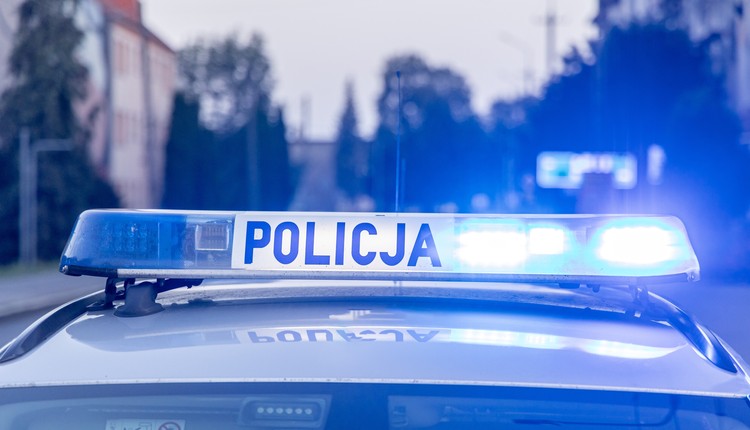 Pobita w autobusie za obronę Ukrainki. Policja reaguje. Agresorowi grożą dwa zarzuty, nawet więzienie