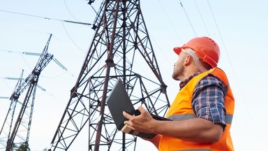 RCB: 38 tys. gospodarstw nadal bez dostaw energii elektrycznej