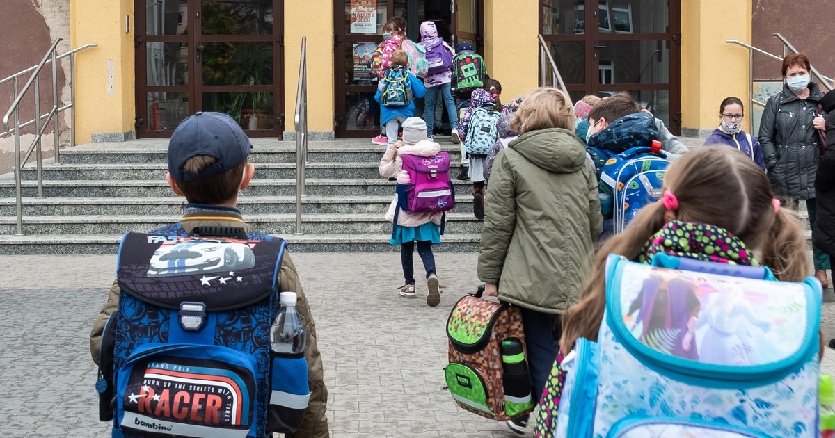 Gdzie złożyć wniosek na "Dobry start"? Komu przysługuje świadczenie? Nie przegap tego terminu