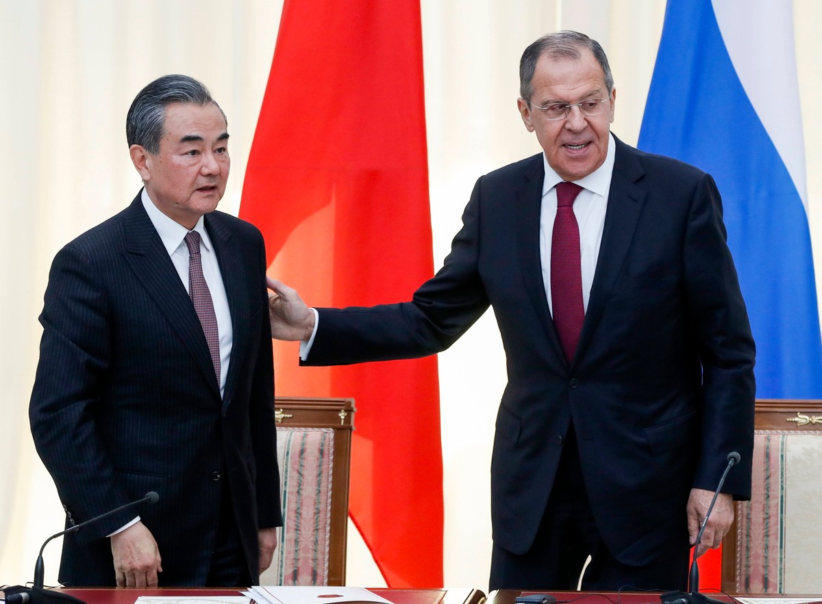 Siergiej Ławrow i Wang Yi