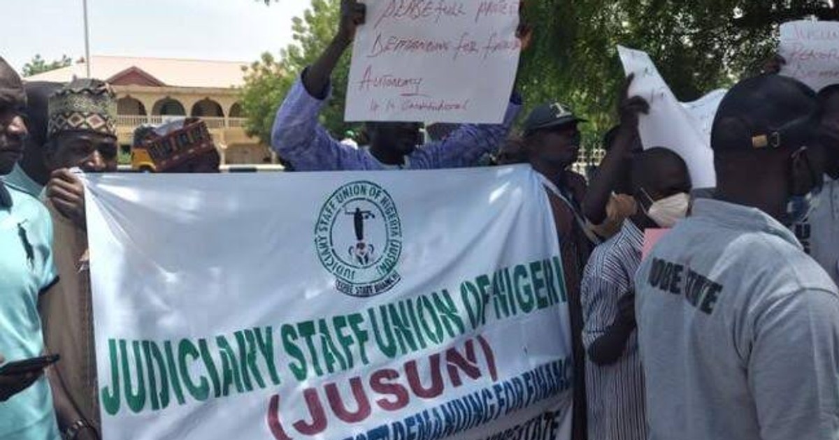 Osun judiciary staff start indefinite strike over alleged police brutality - Vimarsana News