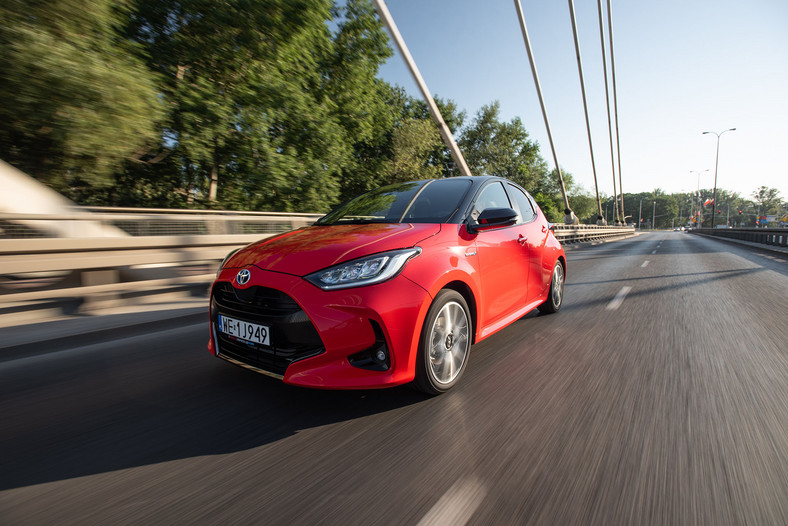 Nowa Toyota Yaris - ta hybryda ma naprawdę sens