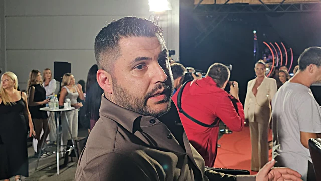 Asminu Durdžiću na današnji dan stigla DIRLJIVA PORUKA, sve što je ikada osetio prema njemu, pretočio u reči: "Gde god da si večeras, mislim na tebe!"