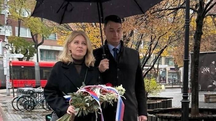 Bývalá prezidentka Zuzana Čaputová a jej partner Juraj Rizman pri príležitosti 36. výročia Nežnej revolúcie.