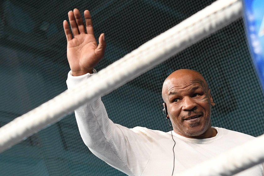 Mike Tyson zmierzy się z Royem Jonesem Jr.