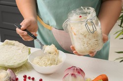 Nie tylko kapusta, czy ogórki. Na te kiszonki warto postawić, by wzmocnić odporność